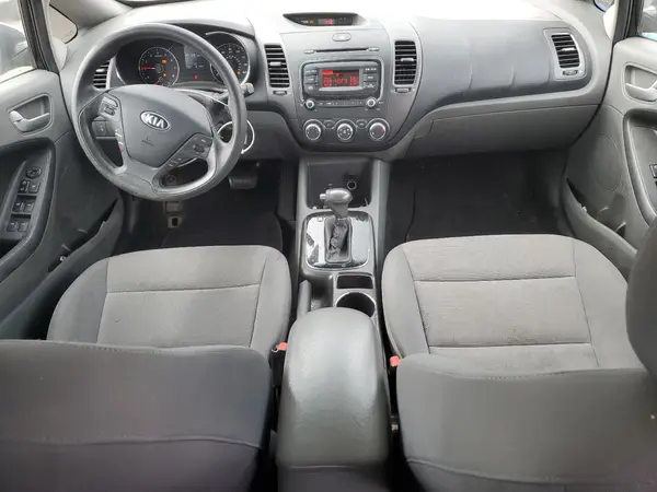 3KPFK4A73HE054919 2017 KIA FORTE - Image 8