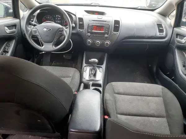 3KPFK4A73HE055147 2017 KIA FORTE - Image 8