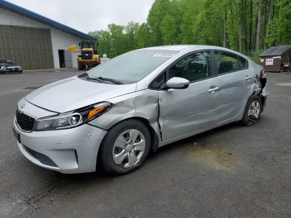 3KPFK4A73HE055231 2017 KIA FORTE - Image 1