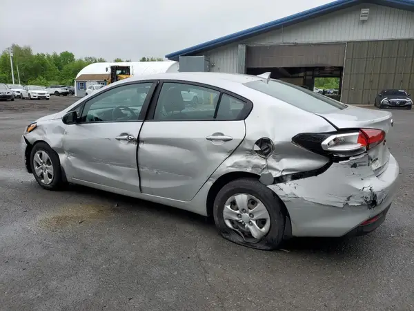 3KPFK4A73HE055231 2017 KIA FORTE - Image 2