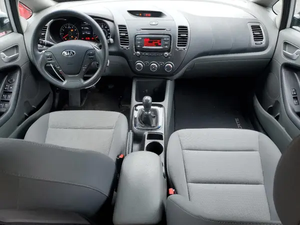3KPFK4A73HE055231 2017 KIA FORTE - Image 8