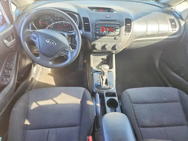 3KPFK4A73HE055665 2017 KIA FORTE - Image 8