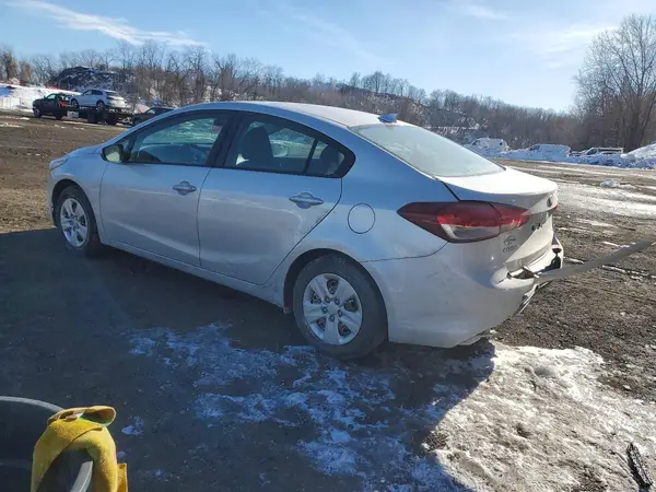 3KPFK4A73HE055777 2017 KIA FORTE - Image 2