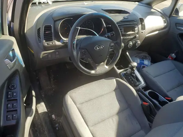 3KPFK4A73HE055777 2017 KIA FORTE - Image 8