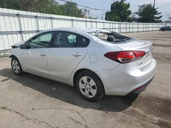 3KPFK4A73HE057514 2017 KIA FORTE - Image 2