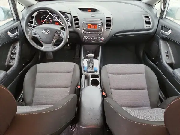 3KPFK4A73HE058288 2017 KIA FORTE - Image 8