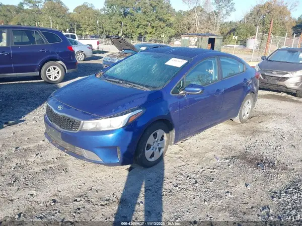 3KPFK4A73HE058422 2017 KIA FORTE - Image 2