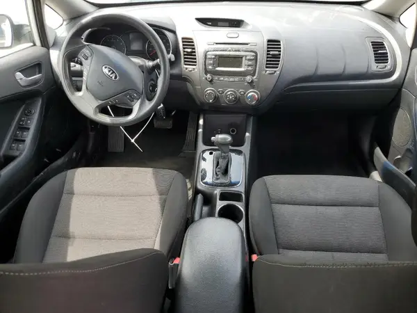 3KPFK4A73HE058839 2017 KIA FORTE - Image 8