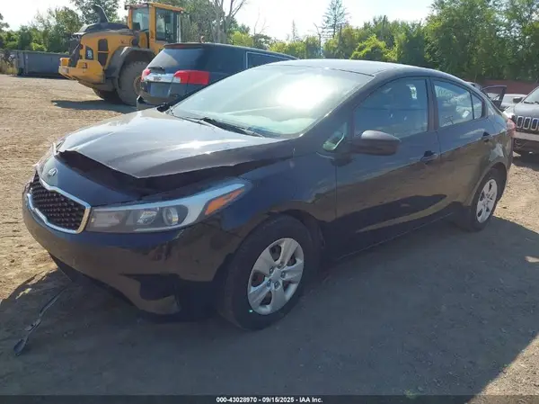 3KPFK4A73HE060431 2017 KIA FORTE - Image 2