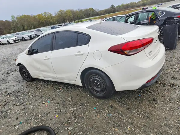 3KPFK4A73HE060588 2017 KIA FORTE - Image 2