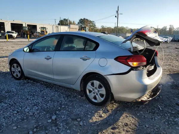 3KPFK4A73HE060798 2017 KIA FORTE - Image 2