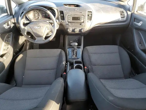 3KPFK4A73HE060798 2017 KIA FORTE - Image 8
