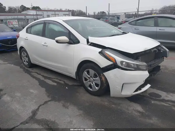 3KPFK4A73HE060834 2017 KIA FORTE - Image 1