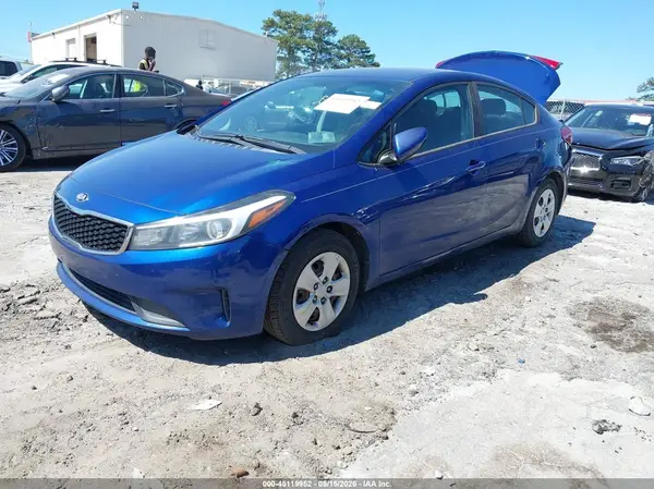 3KPFK4A73HE060915 2017 KIA FORTE - Image 2