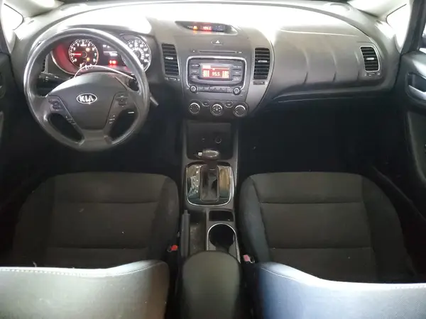 3KPFK4A73HE062714 2017 KIA FORTE - Image 8