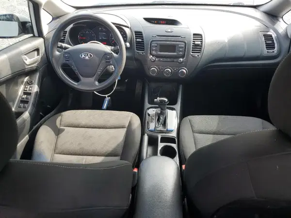 3KPFK4A73HE064155 2017 KIA FORTE - Image 8