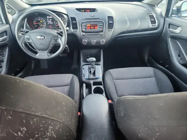 3KPFK4A73HE066990 2017 KIA FORTE - Image 8