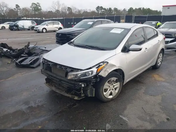 3KPFK4A73HE067394 2017 KIA FORTE - Image 2