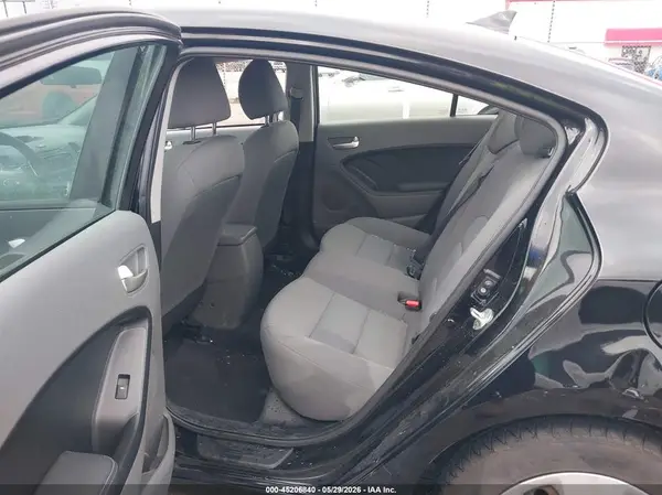 3KPFK4A73HE067847 2017 KIA FORTE - Image 8