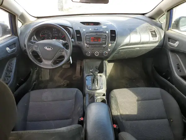 3KPFK4A73HE068092 2017 KIA FORTE - Image 8