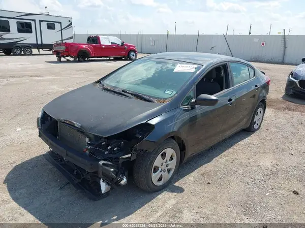 3KPFK4A73HE068285 2017 KIA FORTE - Image 2
