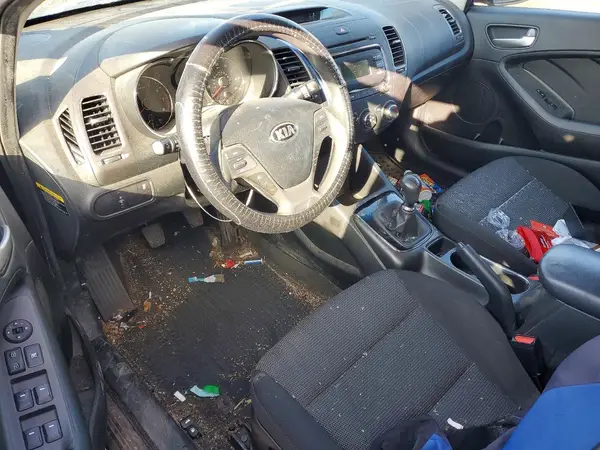 3KPFK4A73HE068867 2017 KIA FORTE - Image 8