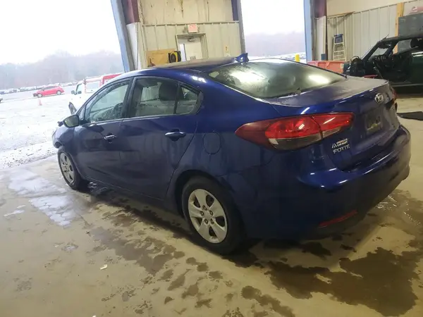 3KPFK4A73HE071915 2017 KIA FORTE - Image 2