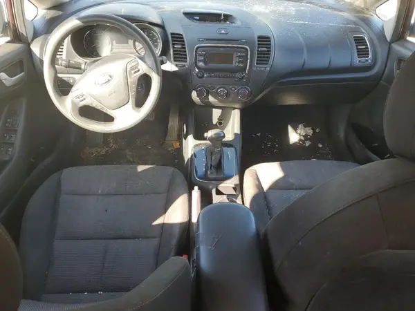 3KPFK4A73HE074863 2017 KIA FORTE - Image 8