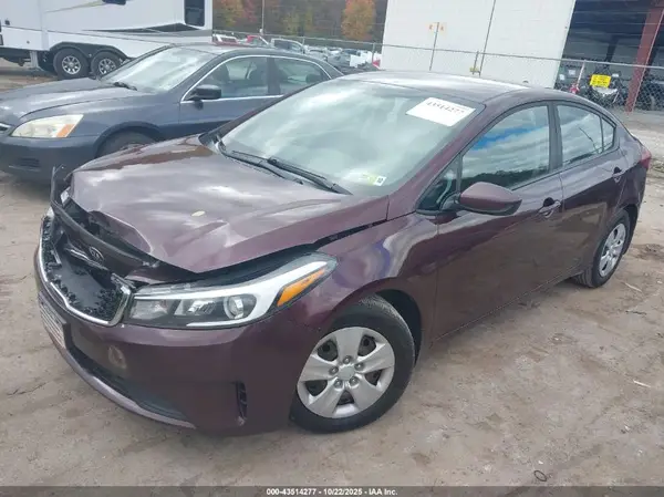 3KPFK4A73HE076371 2017 KIA FORTE - Image 2