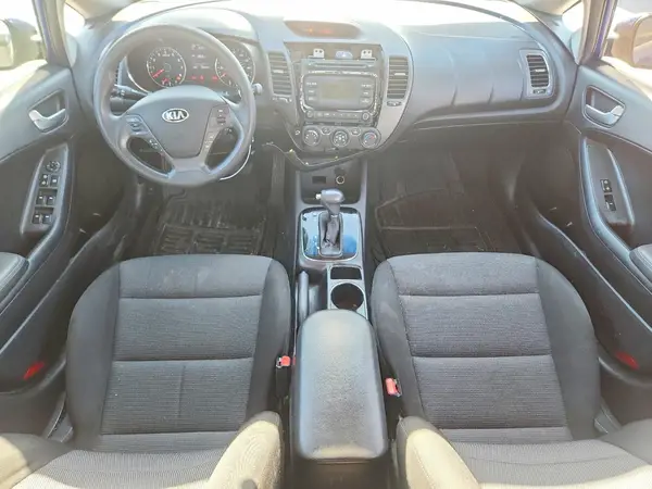 3KPFK4A73HE077780 2017 KIA FORTE - Image 8
