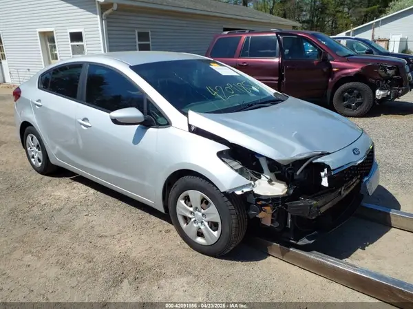 3KPFK4A73HE078119 2017 KIA FORTE - Image 1