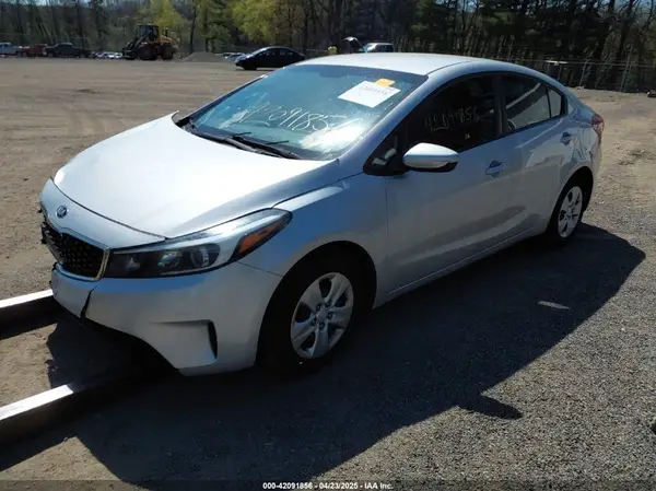 3KPFK4A73HE078119 2017 KIA FORTE - Image 2