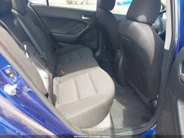3KPFK4A73HE078749 2017 KIA FORTE - Image 8
