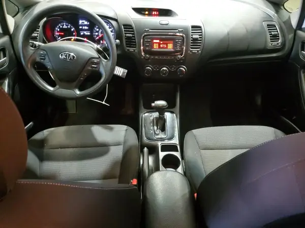 3KPFK4A73HE081943 2017 KIA FORTE - Image 8