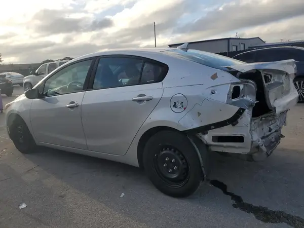 3KPFK4A73HE082672 2017 KIA FORTE - Image 2