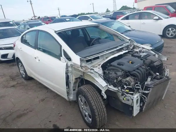 3KPFK4A73HE085507 2017 KIA FORTE - Image 1