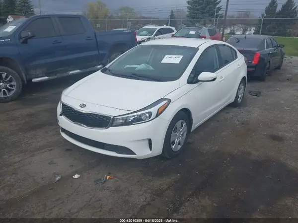 3KPFK4A73HE086737 2017 KIA FORTE - Image 2