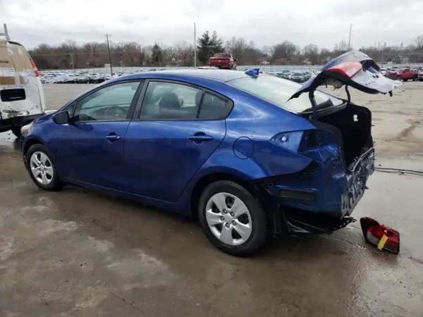 3KPFK4A73HE087564 2017 KIA FORTE - Image 2