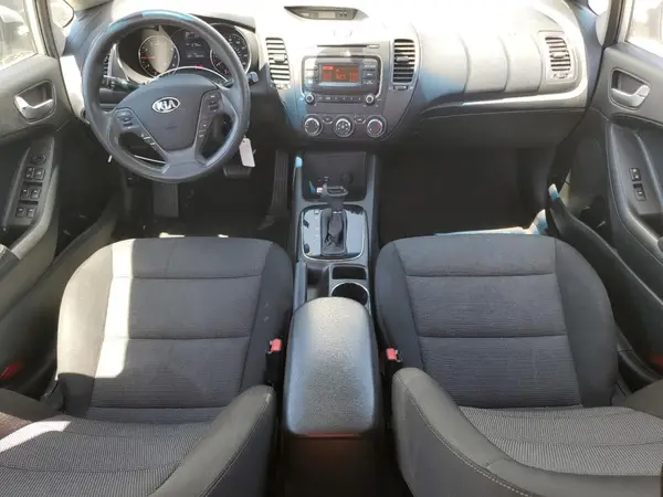 3KPFK4A73HE087662 2017 KIA FORTE - Image 8