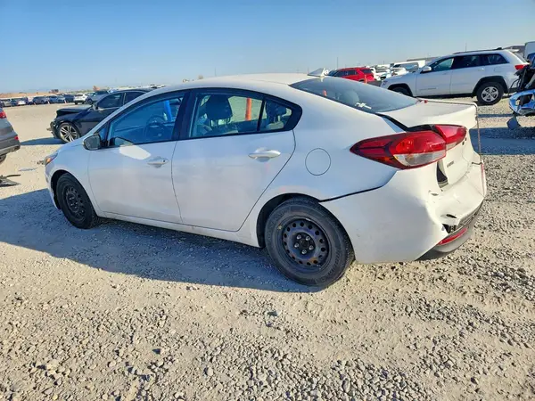 3KPFK4A73HE091243 2017 KIA FORTE - Image 2