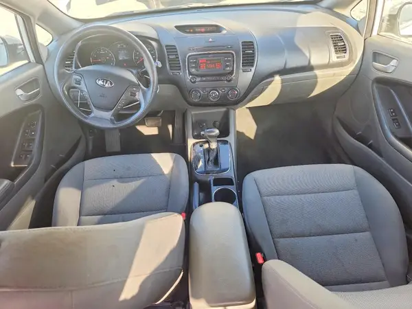 3KPFK4A73HE091243 2017 KIA FORTE - Image 8