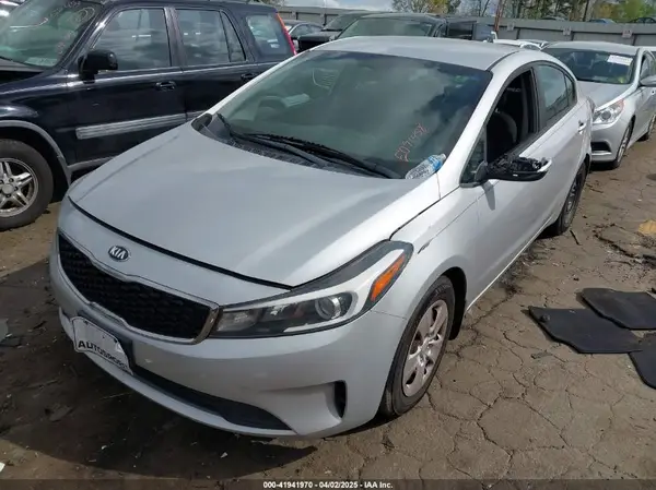 3KPFK4A73HE091453 2017 KIA FORTE - Image 2