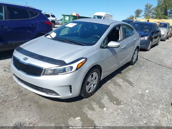 3KPFK4A73HE092943 2017 KIA FORTE - Image 2