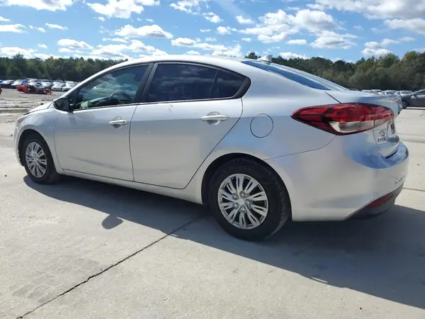 3KPFK4A73HE093977 2017 KIA FORTE - Image 2