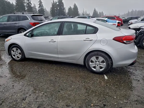 3KPFK4A73HE094983 2017 KIA FORTE - Image 2
