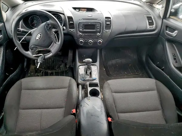 3KPFK4A73HE094983 2017 KIA FORTE - Image 8