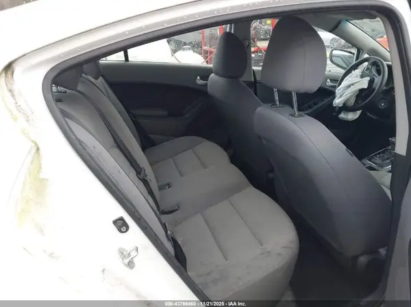 3KPFK4A73HE096538 2017 KIA FORTE - Image 8