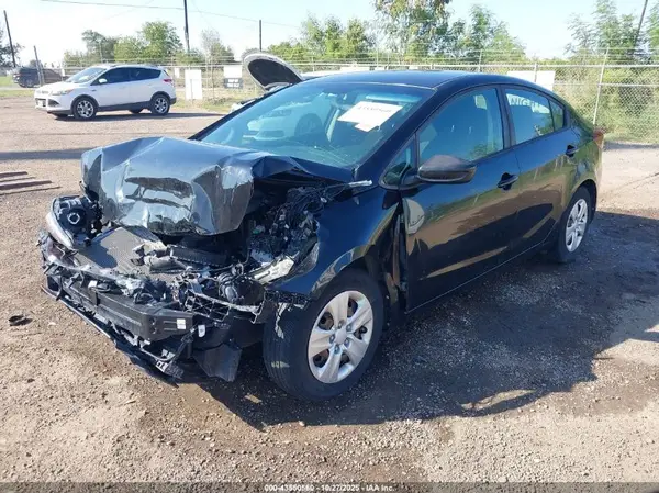 3KPFK4A73HE096622 2017 KIA FORTE - Image 2