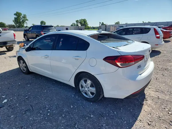 3KPFK4A73HE098046 2017 KIA FORTE - Image 2