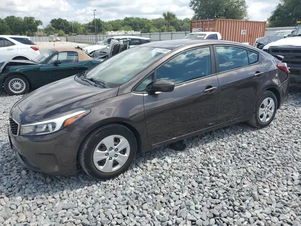 3KPFK4A73HE099214 2017 KIA FORTE - Image 1